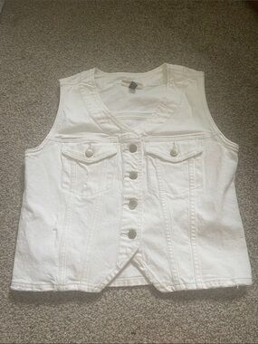 Universal Thread denim vest